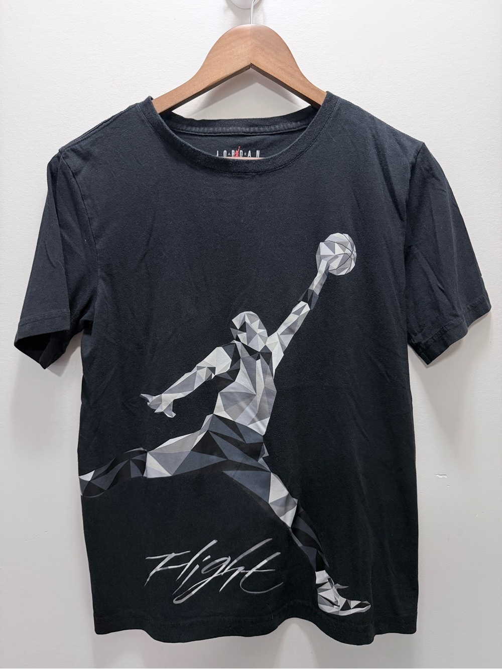 Jordan Youth 13-15yrs old Black "Flight" Graphic Short-Sleeve Tee Size XL
